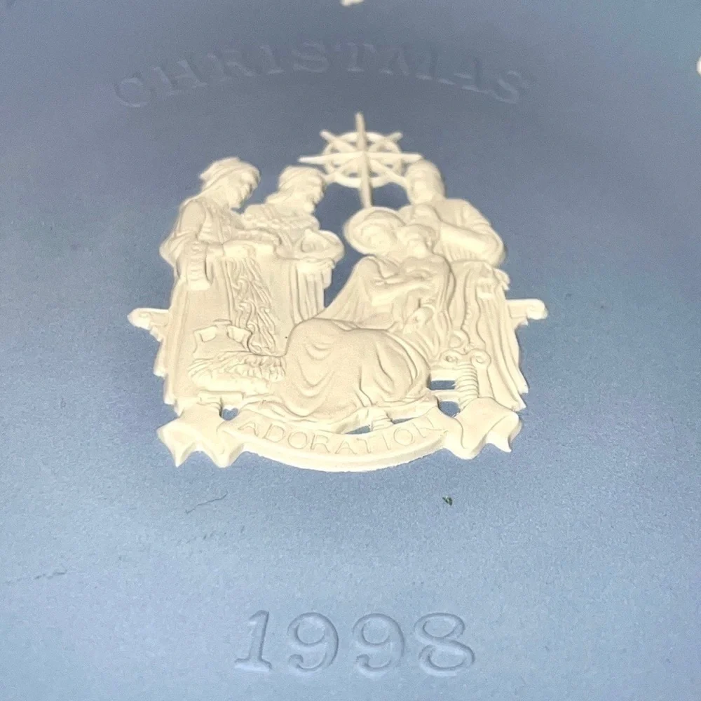 Wedgwood 1998 Japsperware Christmas Plate Adoration